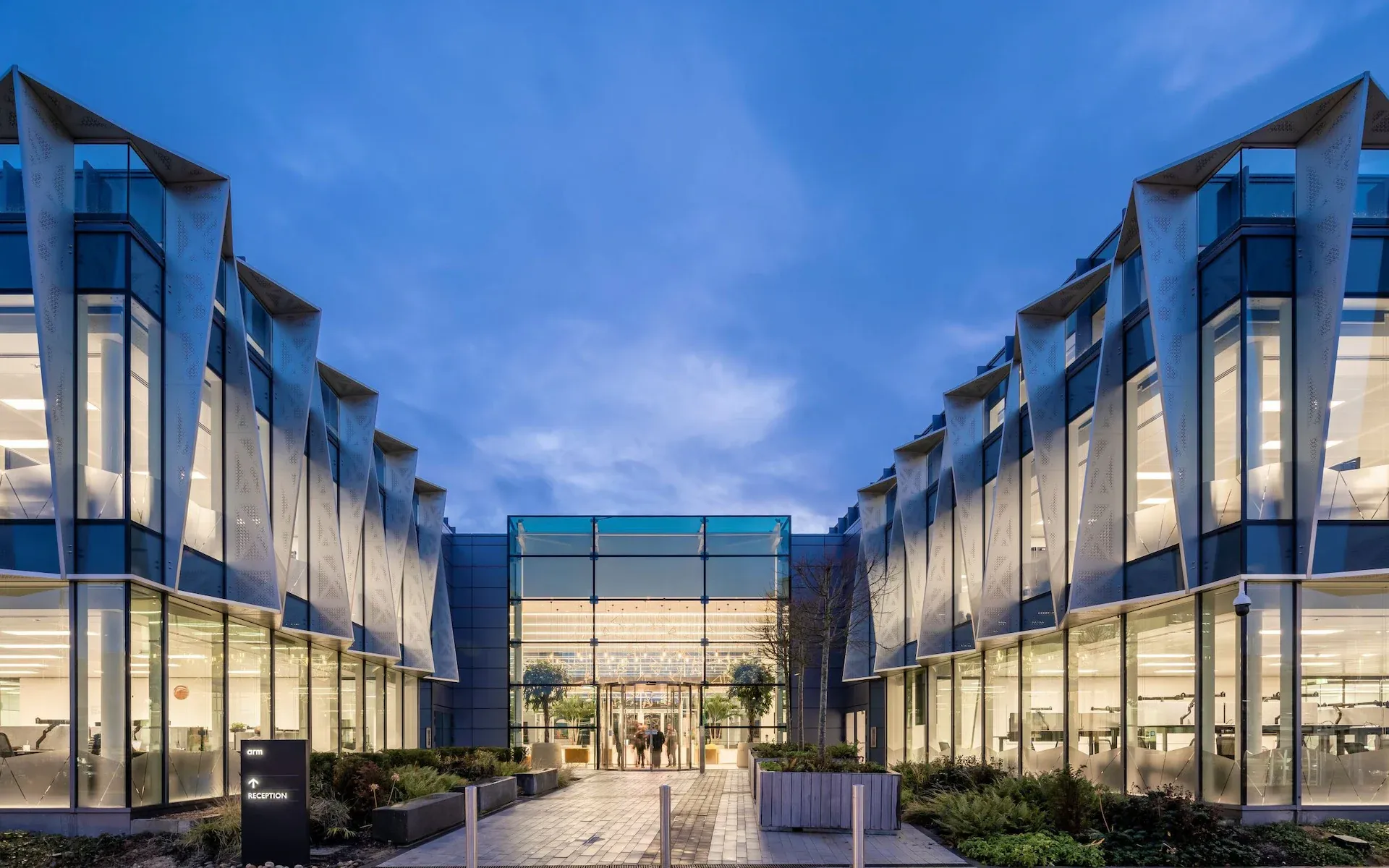 Inside ARM: How the World’s Chip Architect Keeps Its Edge (and Why Investors Should Care)